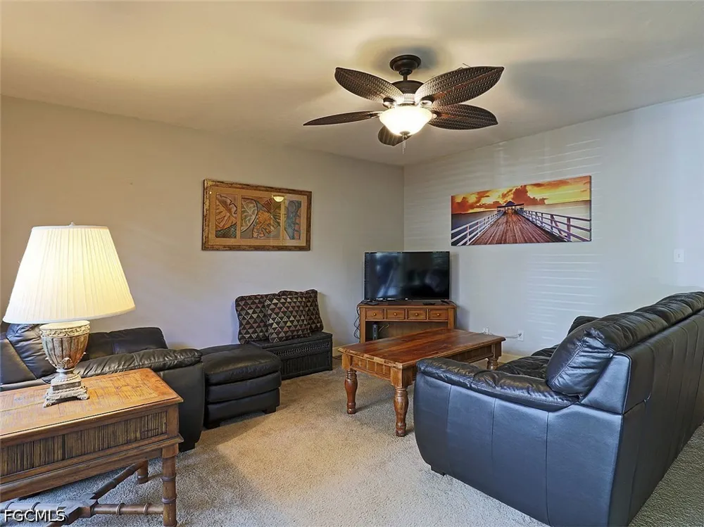 Newfoundland Circle #1 Fort Myers, FL 33907