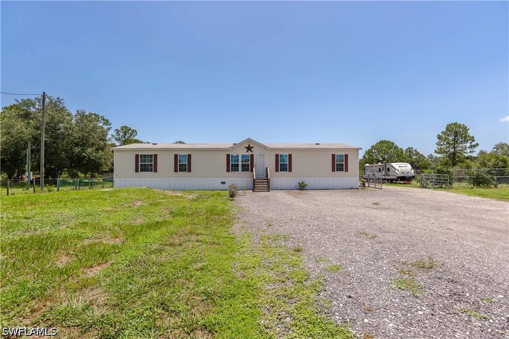 S Lindero Street Clewiston, FL 33440