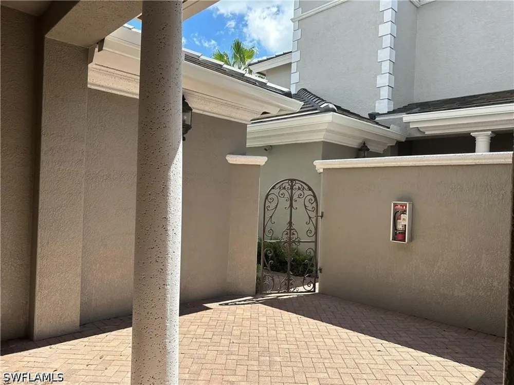Museo Circle #103 Naples, FL 34114