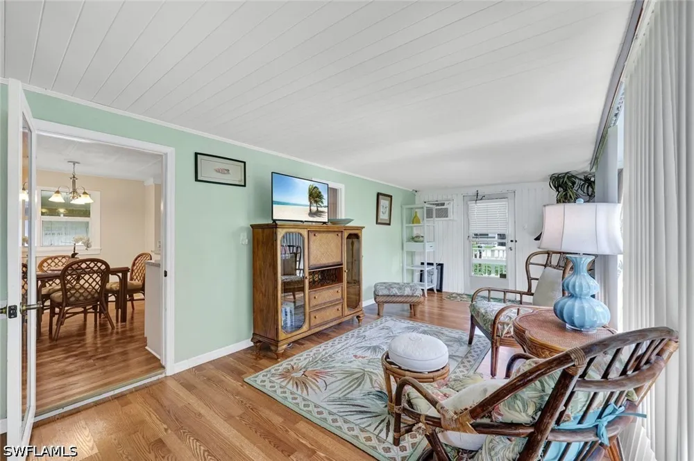 Menton Lane Naples, FL 34112