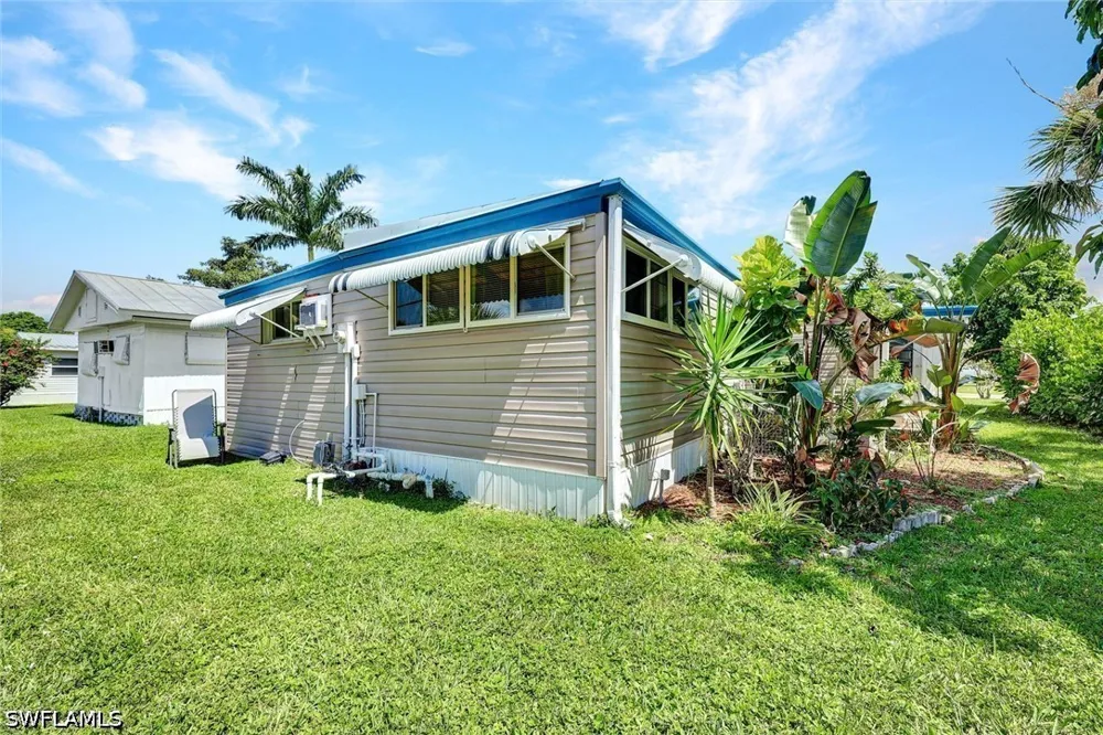 Menton Lane Naples, FL 34112