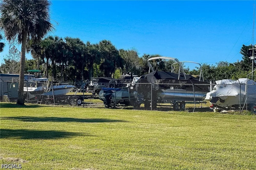 ASHE STREET Alva, FL 33920