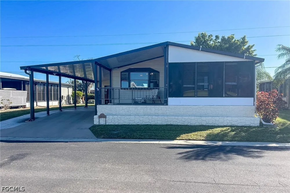ASHE STREET Alva, FL 33920