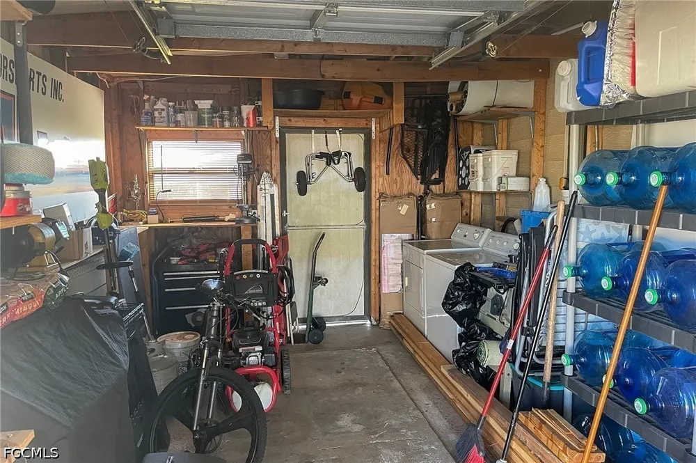 ASHE STREET Alva, FL 33920