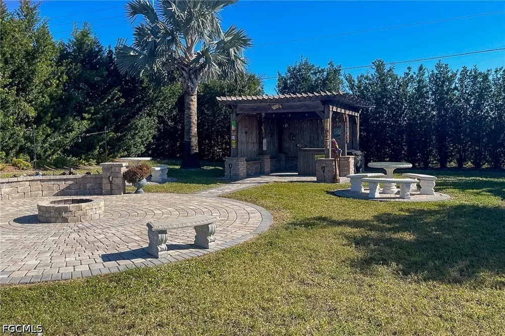 ASHE STREET Alva, FL 33920