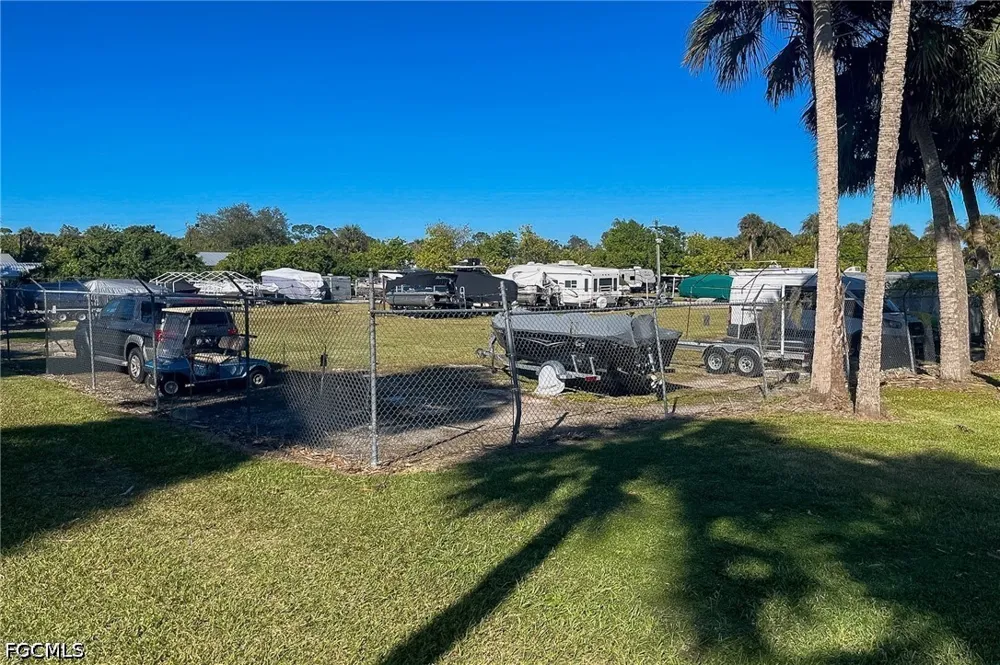 ASHE STREET Alva, FL 33920