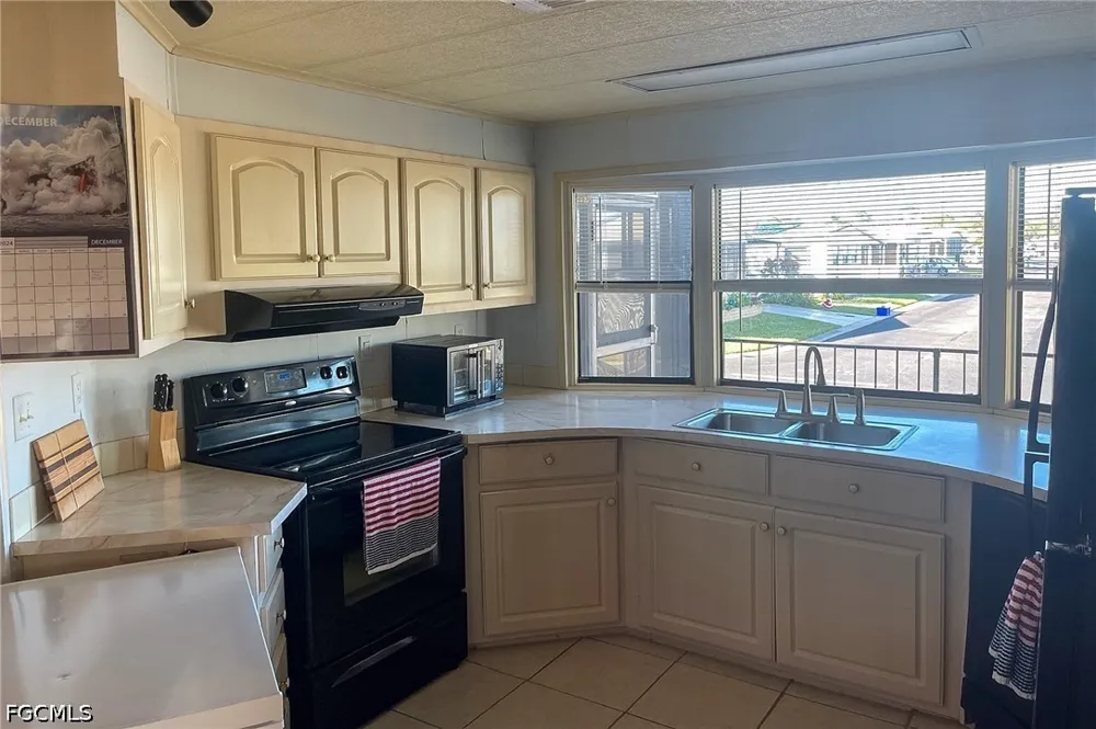 ASHE STREET Alva, FL 33920