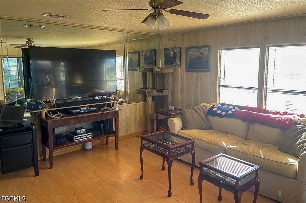 ASHE STREET Alva, FL 33920