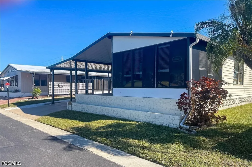 ASHE STREET Alva, FL 33920