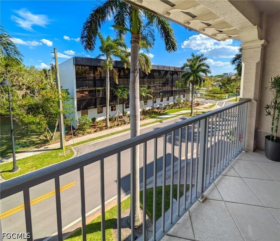 W 1st Street #304 Fort Myers, FL 33901