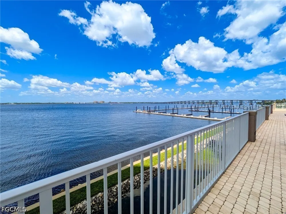 W 1st Street #304 Fort Myers, FL 33901