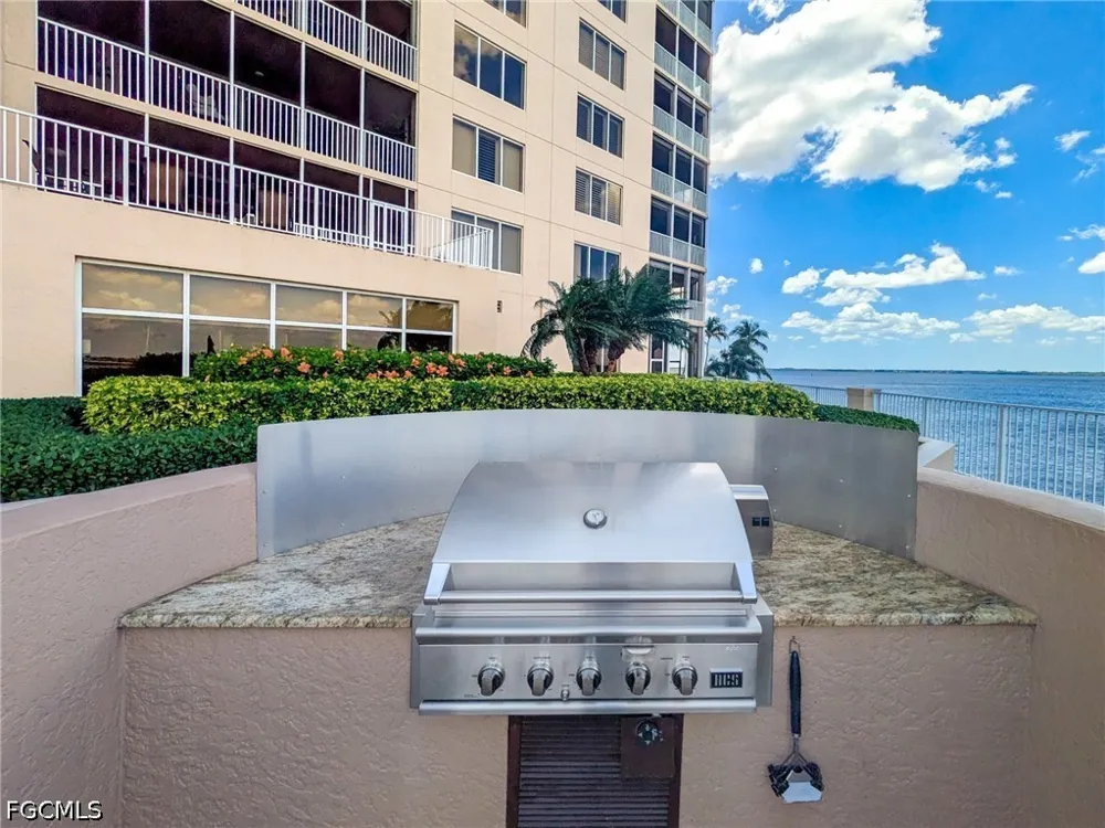 W 1st Street #304 Fort Myers, FL 33901