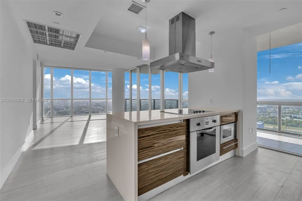 1100 Biscayne Blvd #4308 Miami, FL 33132