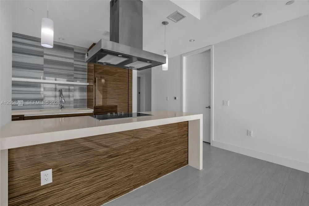 1100 Biscayne Blvd #4308 Miami, FL 33132