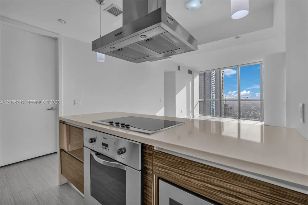 1100 Biscayne Blvd #4308 Miami, FL 33132