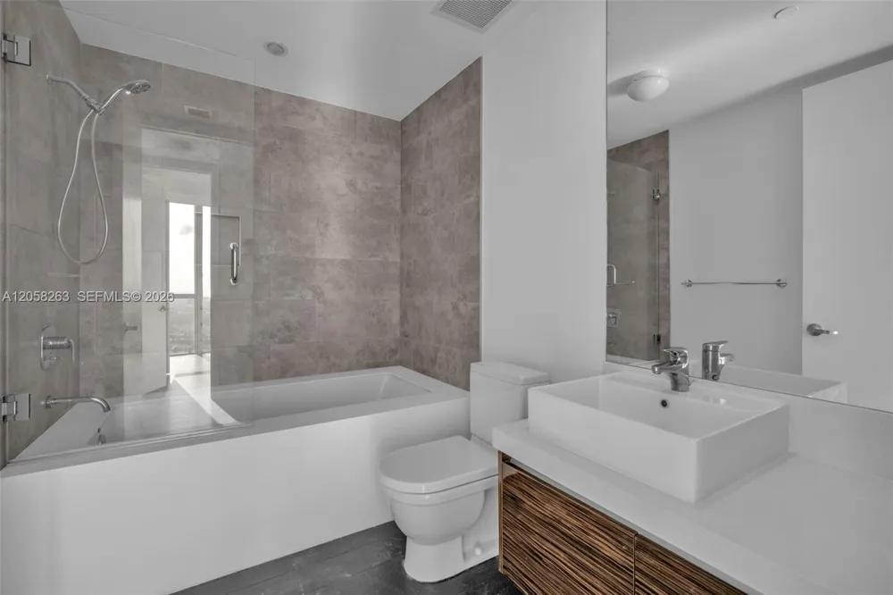 1100 Biscayne Blvd #4308 Miami, FL 33132