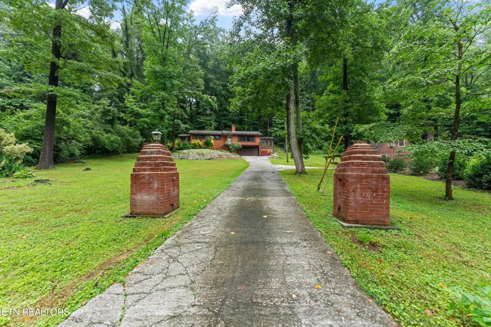 26182528 Shaler Lane Knoxville, TN 37920