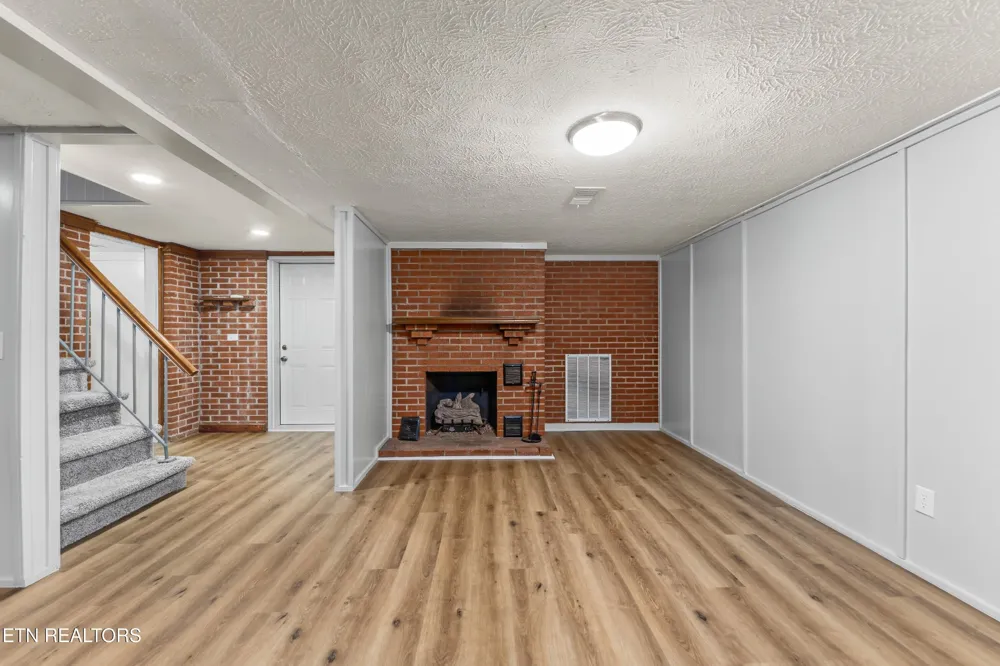 26182528 Shaler Lane Knoxville, TN 37920