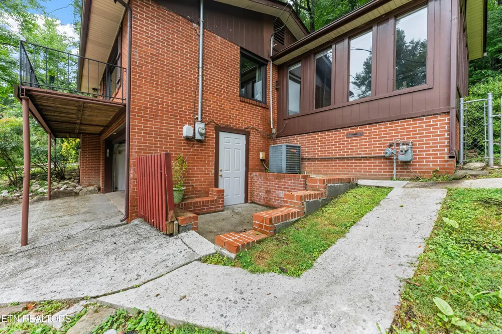 26182528 Shaler Lane Knoxville, TN 37920