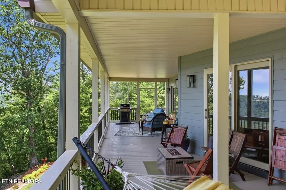 583 Cliff Park Rd Monterey, TN 38574