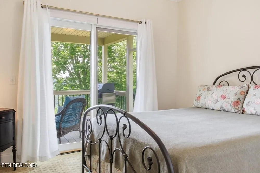 583 Cliff Park Rd Monterey, TN 38574