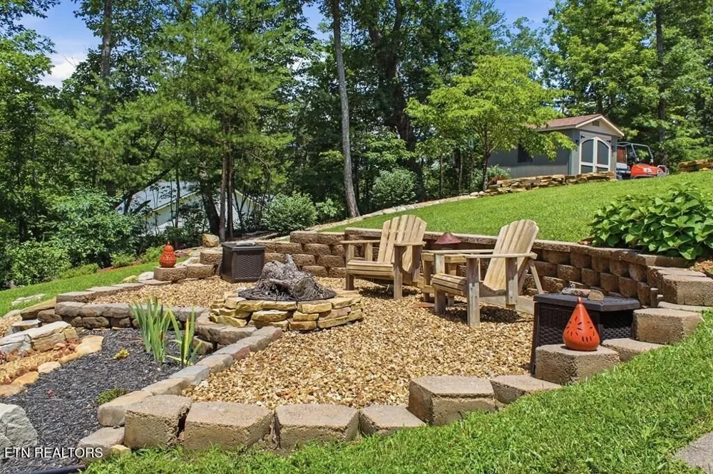 583 Cliff Park Rd Monterey, TN 38574