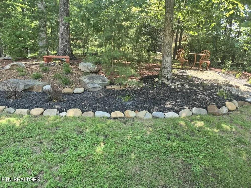 583 Cliff Park Rd Monterey, TN 38574
