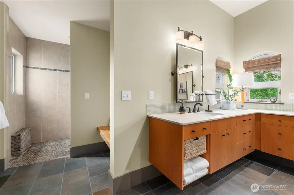 100 Ridgeview Drive Chelan, WA 98816