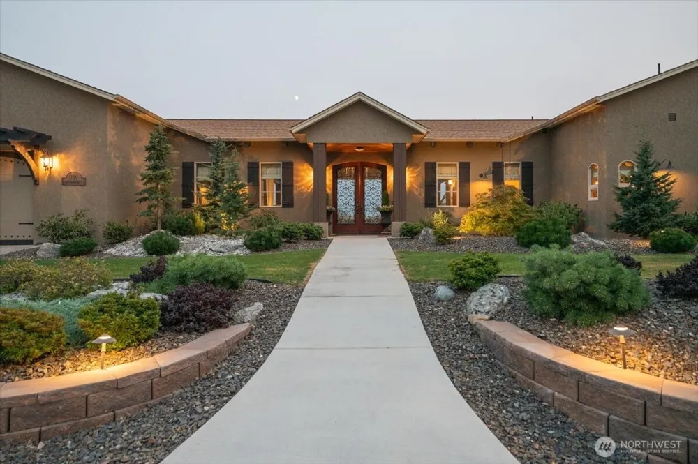100 Ridgeview Drive Chelan, WA 98816