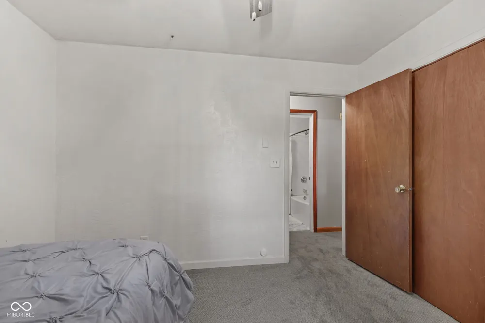 11 Clamme Court Hartford City, IN 47348