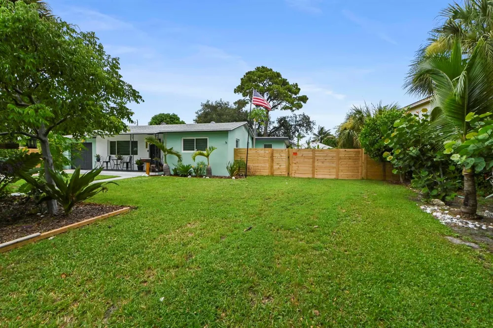 415 Park Avenue Lake Park, FL 33403