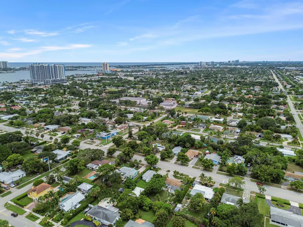 415 Park Avenue Lake Park, FL 33403