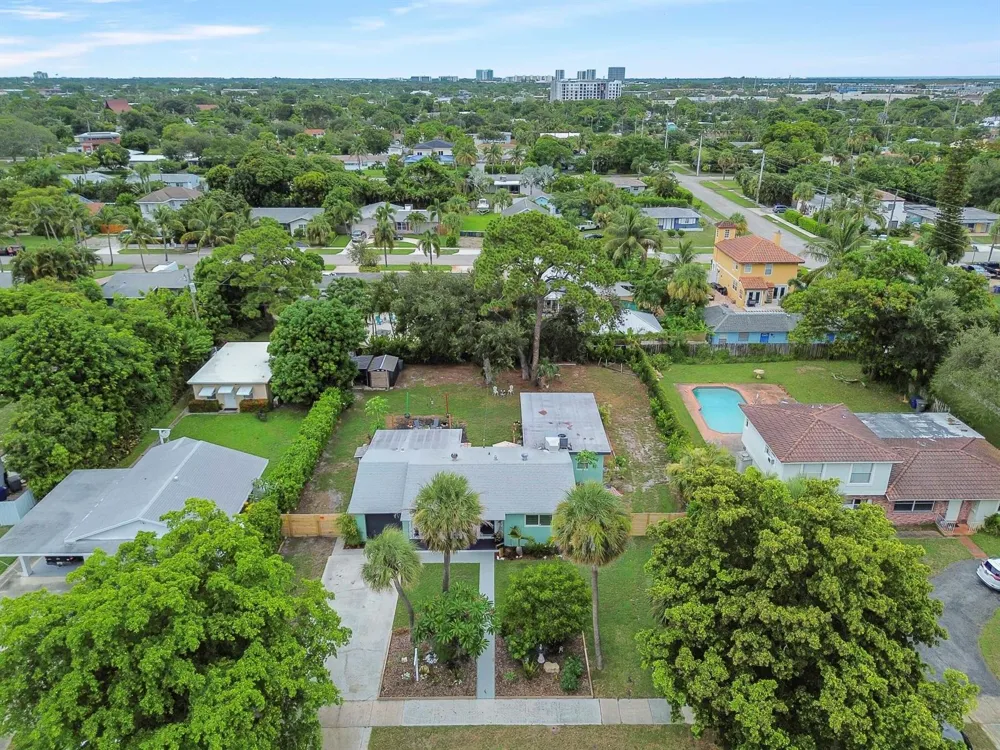 415 Park Avenue Lake Park, FL 33403
