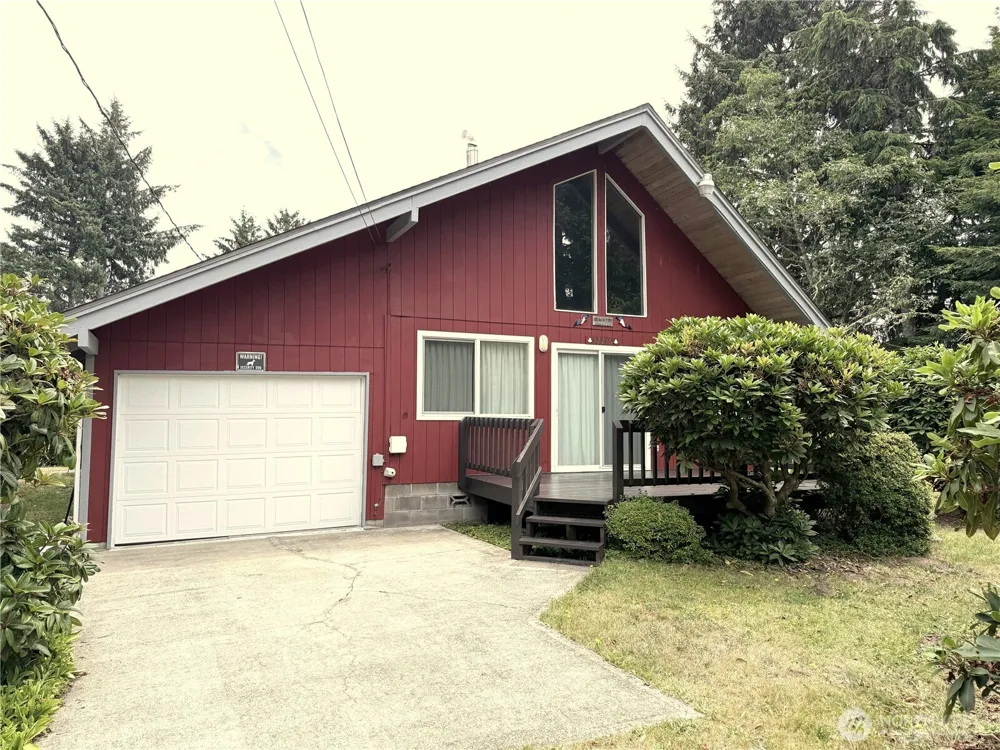 32216 R PLACE Ocean Park, WA 98640