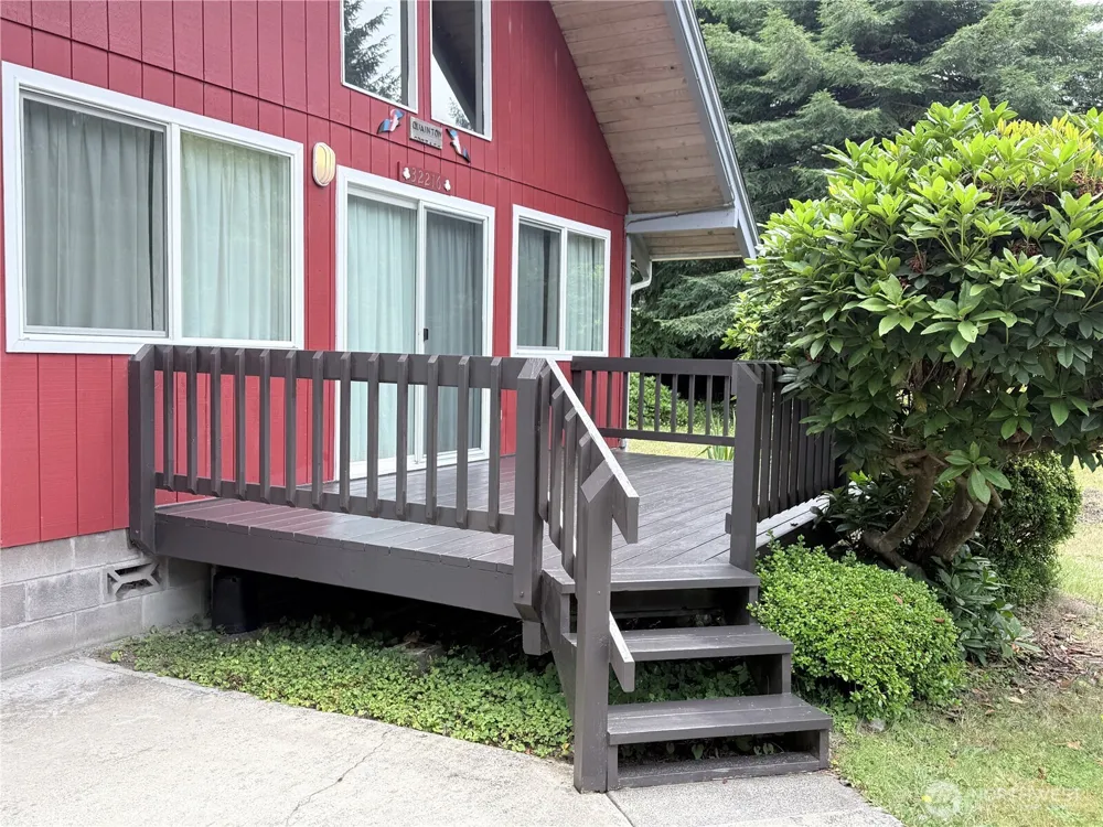 32216 R PLACE Ocean Park, WA 98640