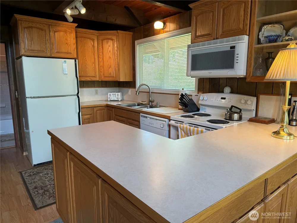 32216 R PLACE Ocean Park, WA 98640