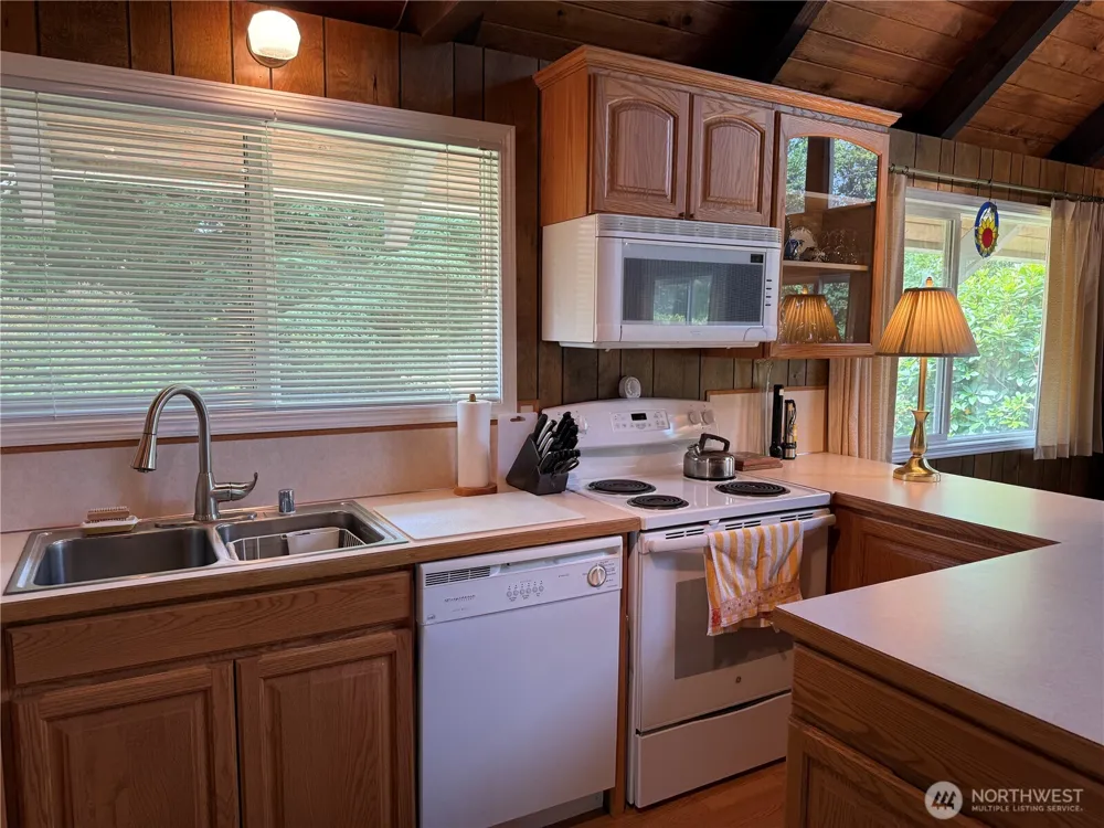 32216 R PLACE Ocean Park, WA 98640