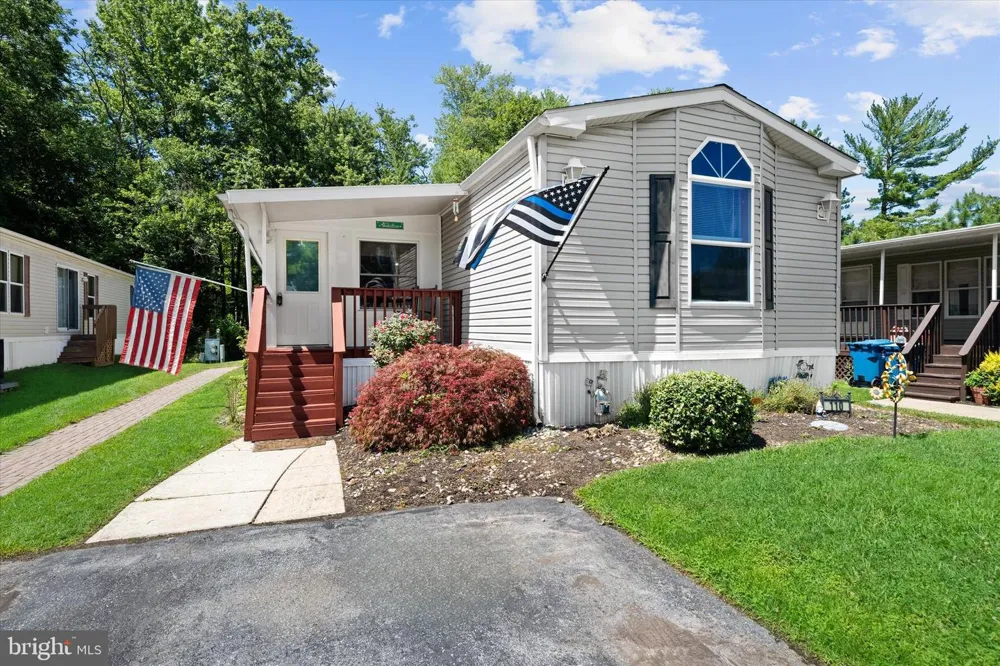 110 W TULIP COURT Newark, DE 19713