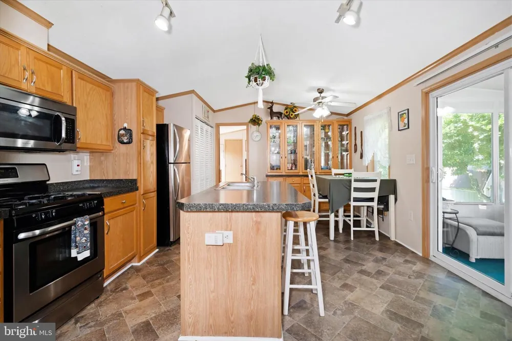 110 W TULIP COURT Newark, DE 19713