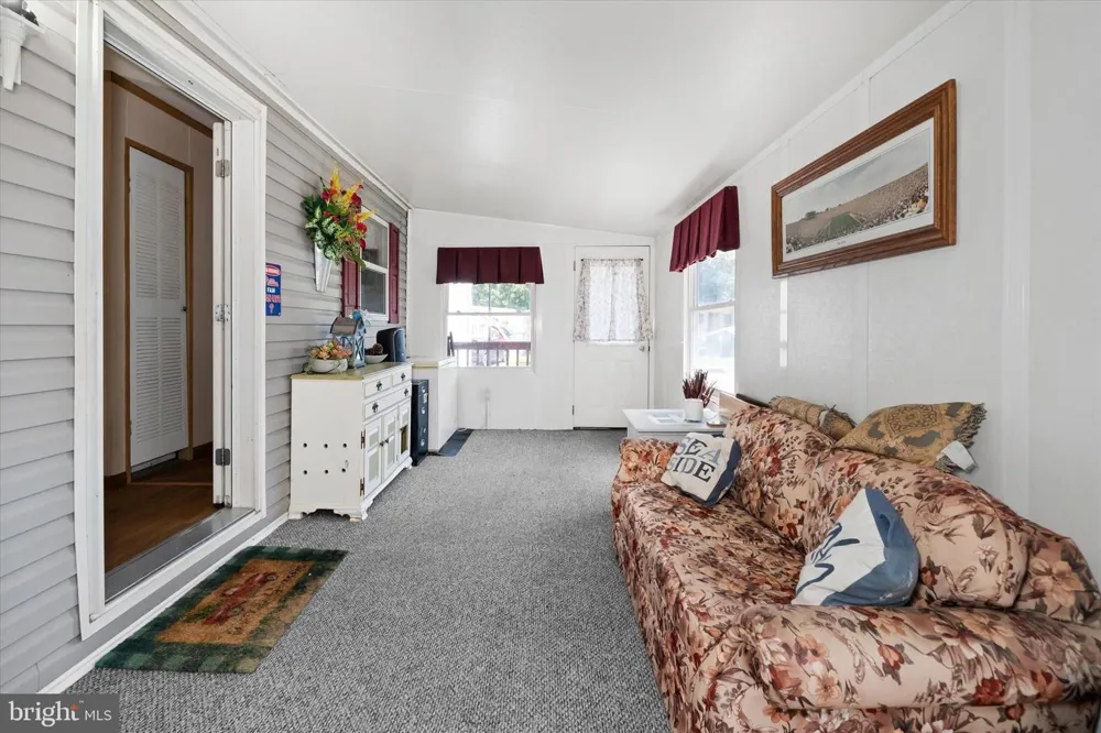 110 W TULIP COURT Newark, DE 19713