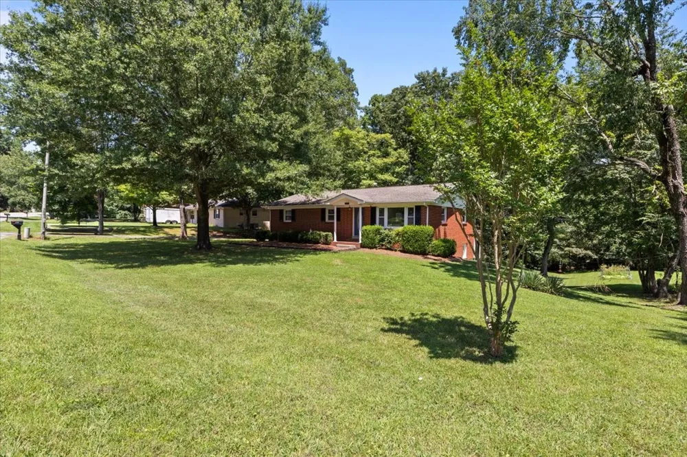 353 Powers Blvd Waverly, TN 37185