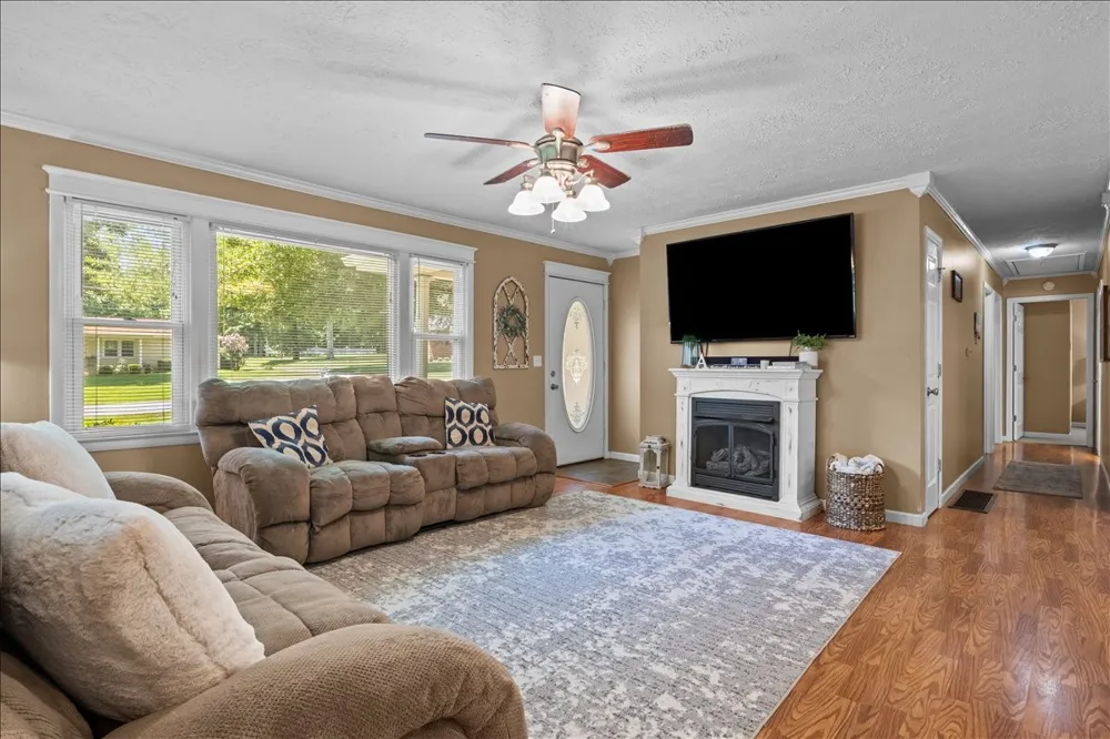353 Powers Blvd Waverly, TN 37185