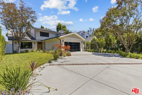 5032 Bluebell Avenue
