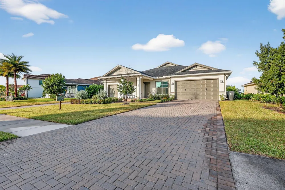799 Hookline Circle Loxahatchee, FL 33470