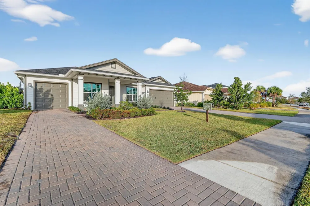 799 Hookline Circle Loxahatchee, FL 33470