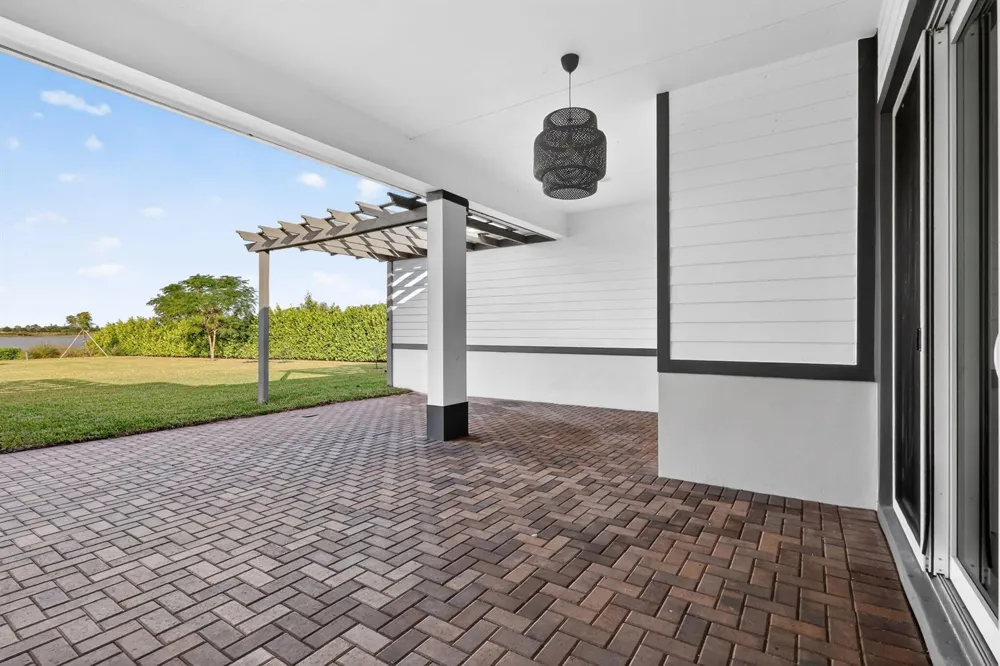 799 Hookline Circle Loxahatchee, FL 33470