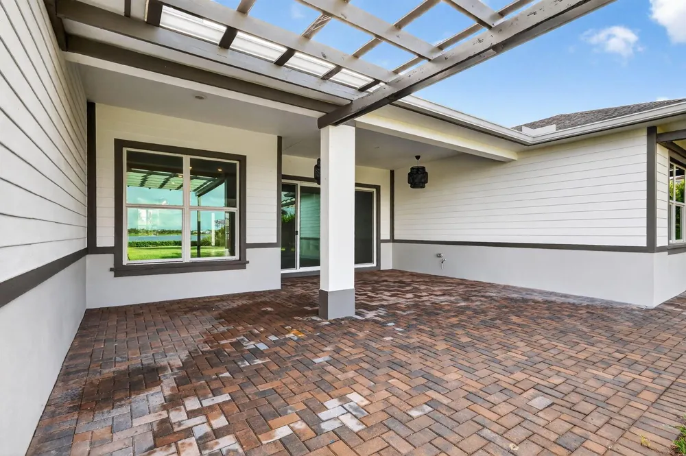 799 Hookline Circle Loxahatchee, FL 33470