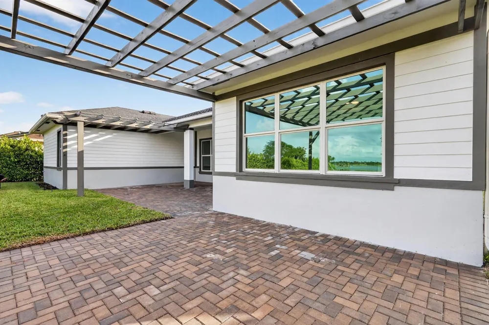 799 Hookline Circle Loxahatchee, FL 33470