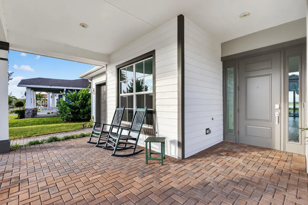 799 Hookline Circle Loxahatchee, FL 33470