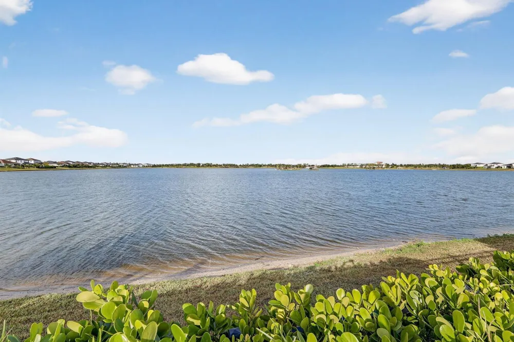 799 Hookline Circle Loxahatchee, FL 33470